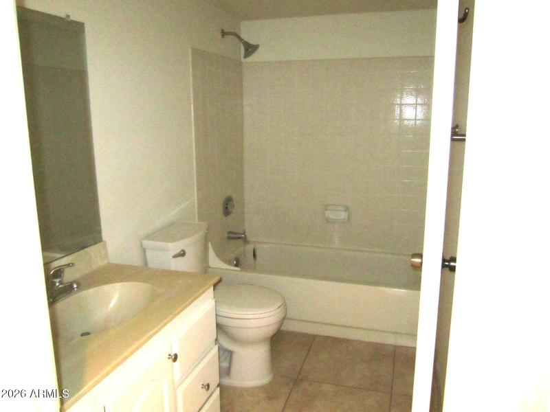 11 419 BATHROOM 2