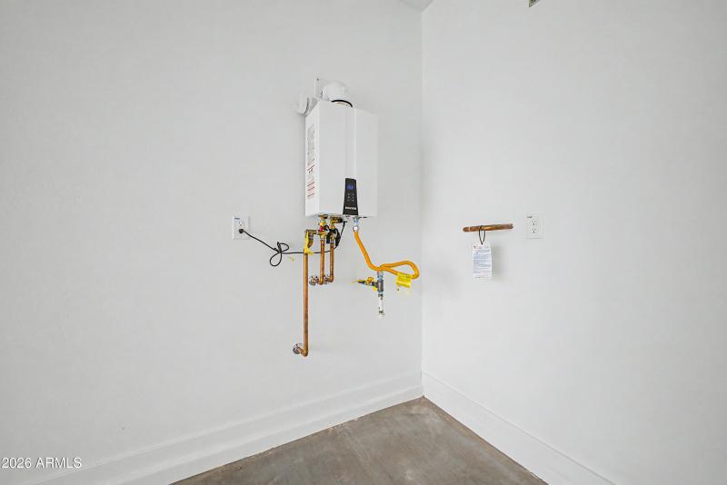 Tankless Hot Water Heater & Soft Water L