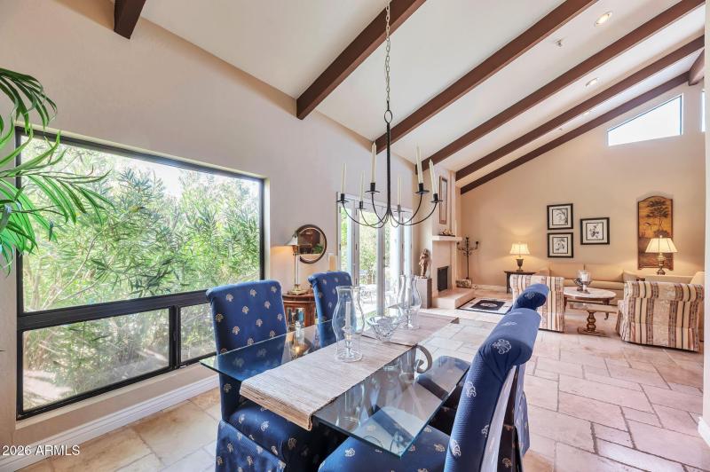 19 Dining to Living
