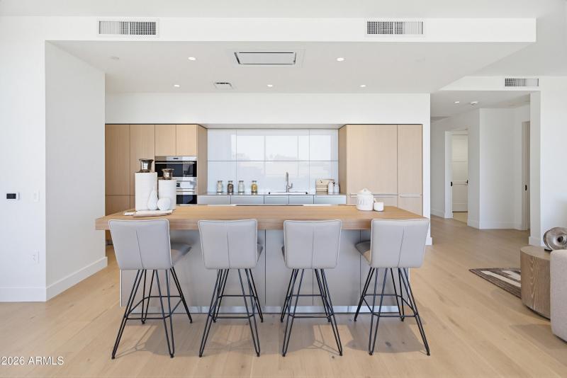 B405 Kitchen 3