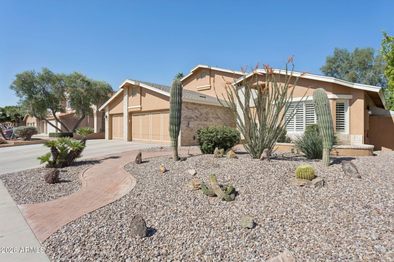 62-web-or-mls-10908-n-57th-ave