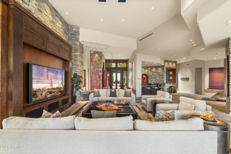 019_Living Room