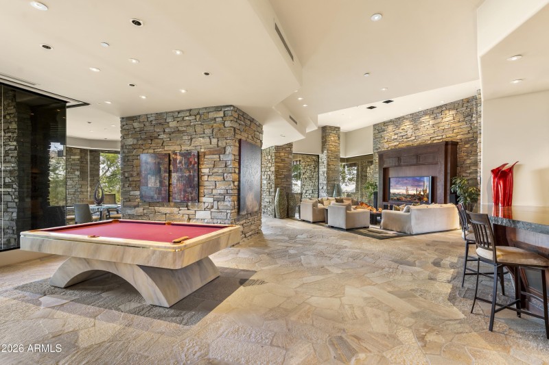 025_Game Room