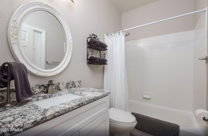 Lovely Updated Bathroom with Dual Access
