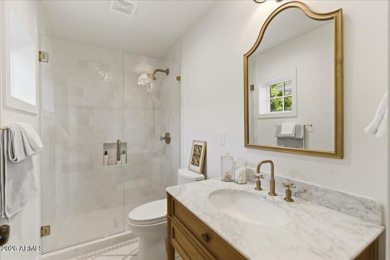 Ensuite Guest Bath 2