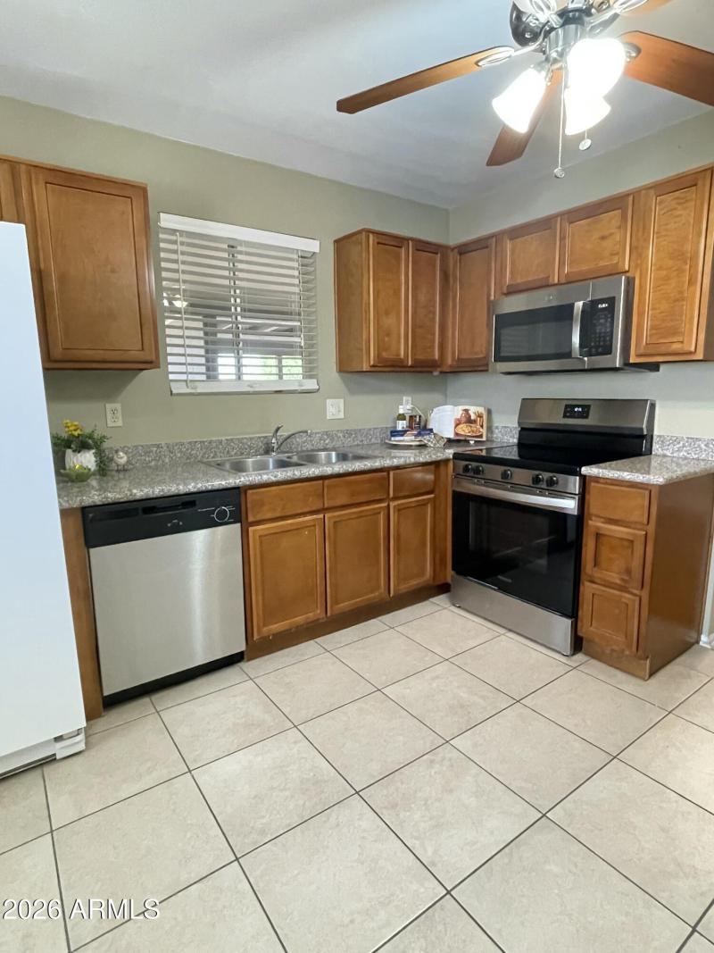 Kitchen w/ Granite Counters