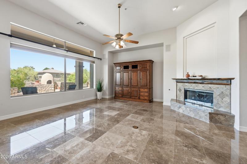 Extra large living area with fireplace
