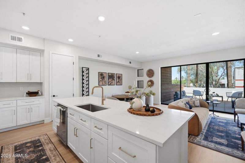 Kitchen/Living