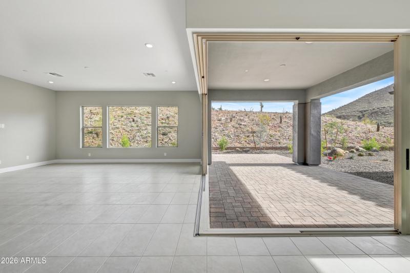Trilogy_Ridgecrest_Savona_HS_29_patio_ex