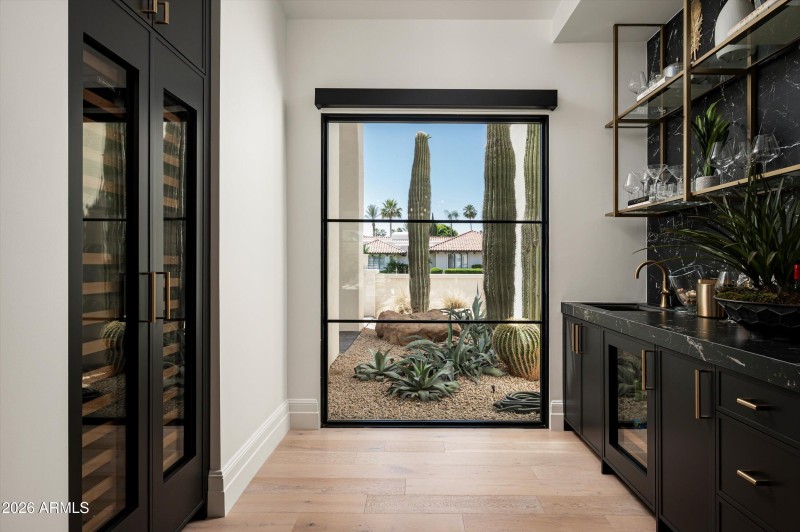 Bar & Wine Fridge