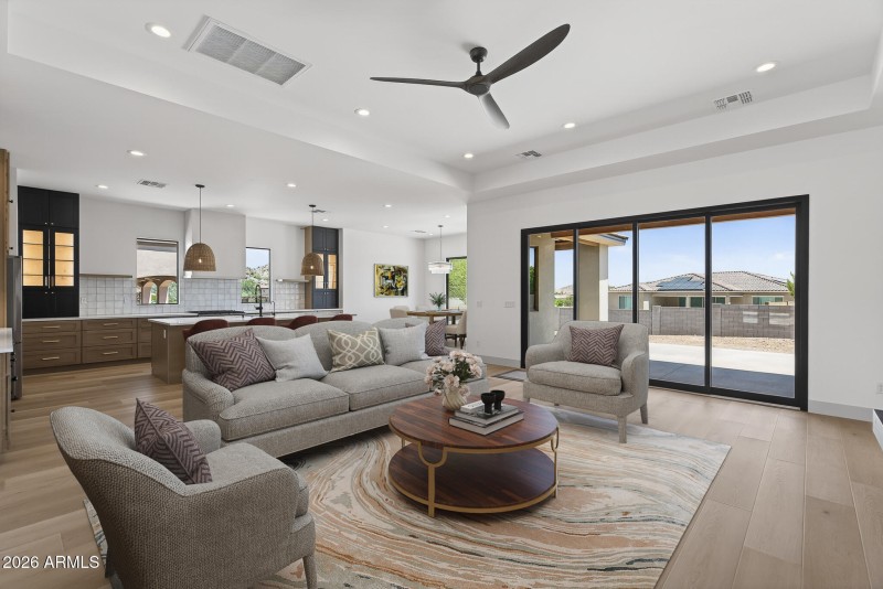 5VS) GREAT ROOM
