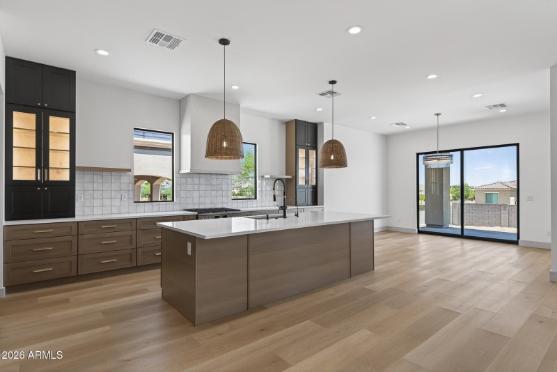 11) KITCHEN