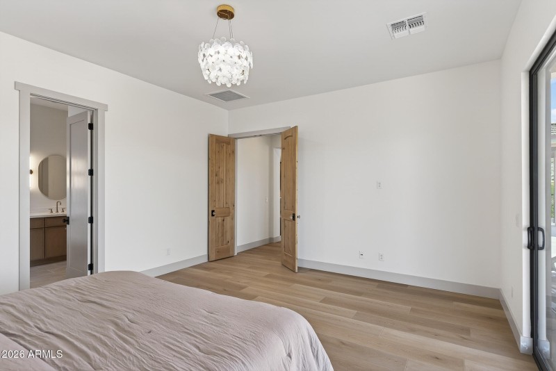 21) PRIMARY BEDROOM