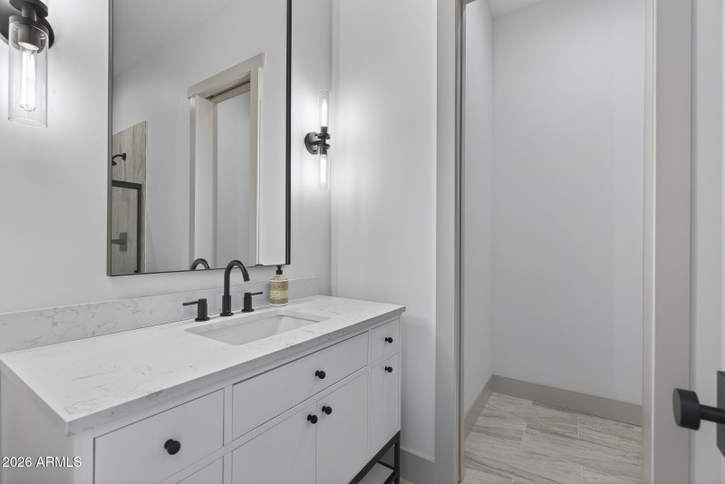 37) BED 3 BATH