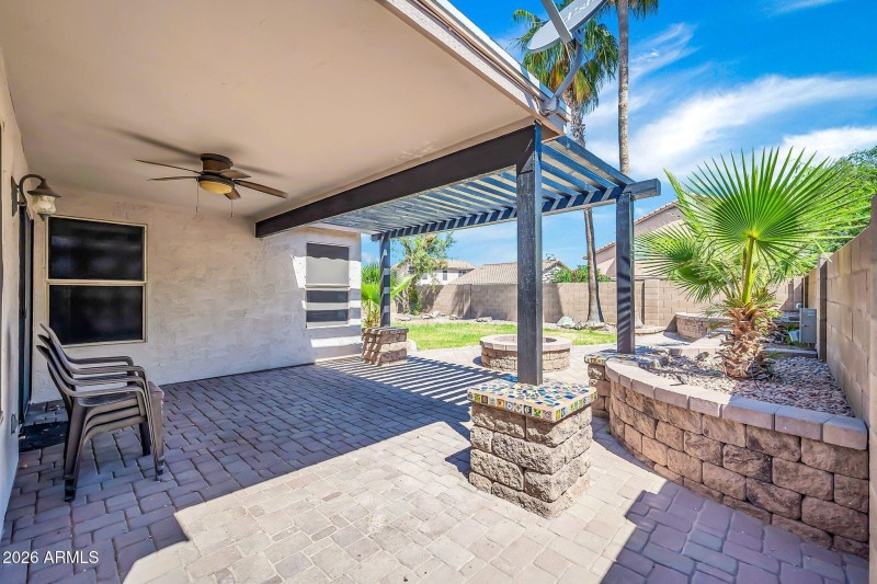 1284 W Kingbird Dr-33