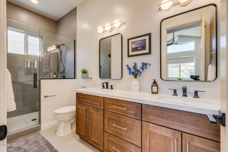 28th Ensuite Bath 2