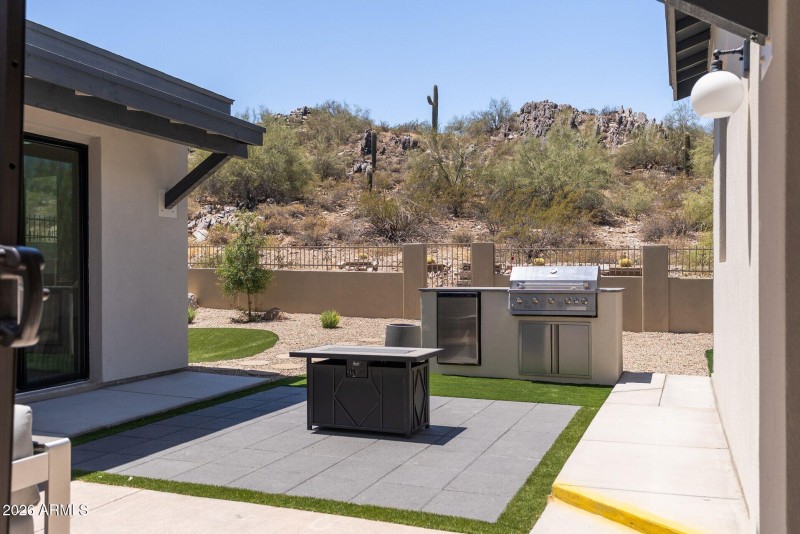 28th Outdoor Kitchen