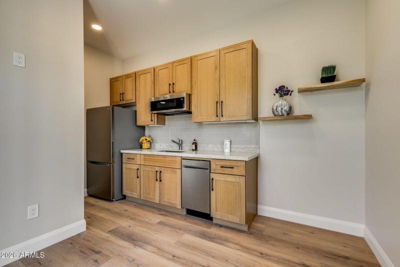 28th Casita Kitchen LR