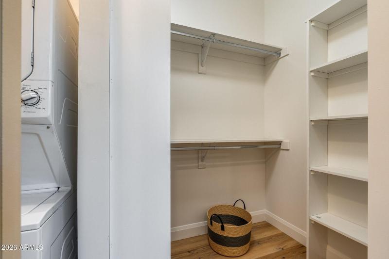 28th Casita Walk-In Closet