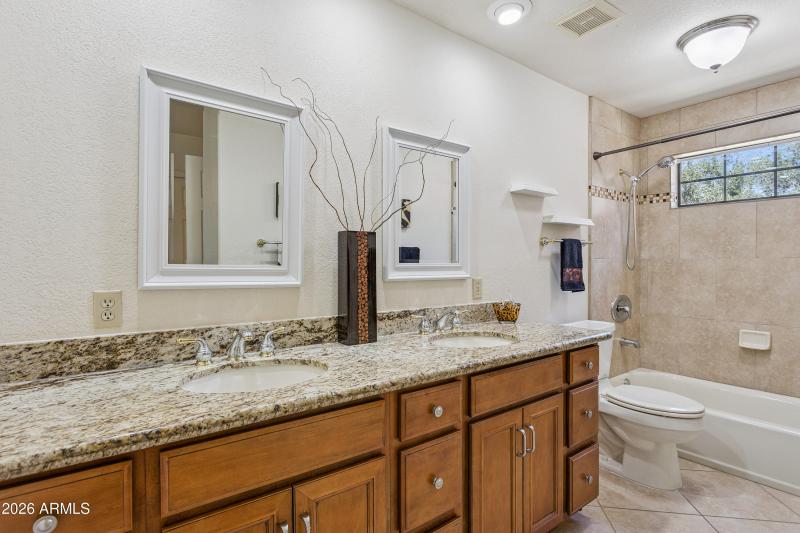 2920558 - 7949 E Joshua Tree Ln - 016