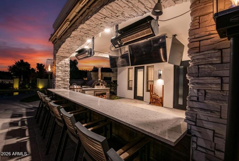 Outdoor Kitchen