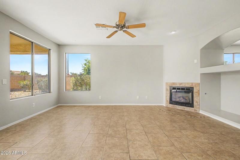 Garnet WAY - Living room
