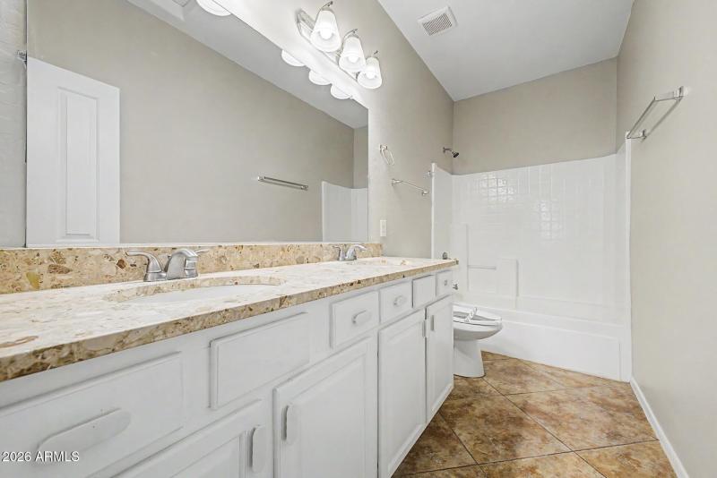 Garnet WAY - Bathroom 2