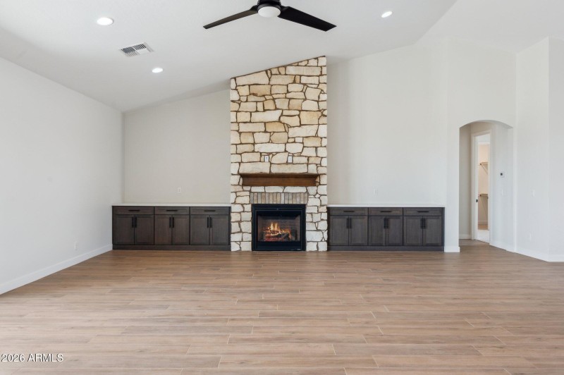 9-web-or-mls-13653-e-aloe-vera-dr - Copy