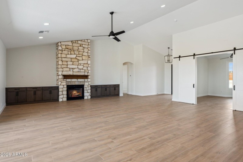 10-web-or-mls-13653-e-aloe-vera-dr - Cop