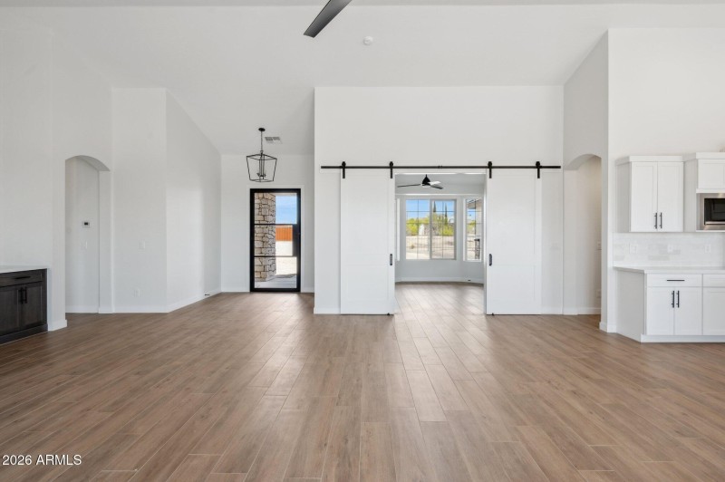 11-web-or-mls-13653-e-aloe-vera-dr - Cop