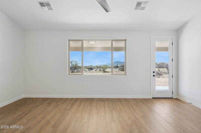 18-web-or-mls-13653-e-aloe-vera-dr - Cop