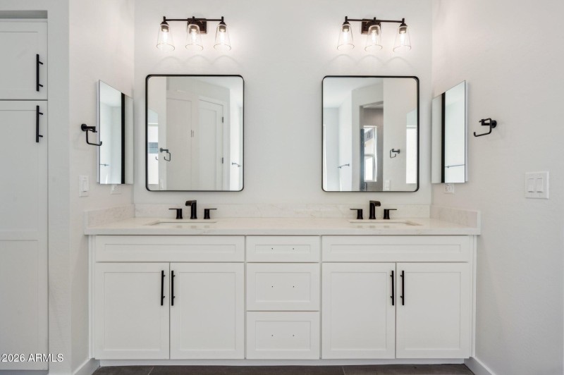 24-web-or-mls-13653-e-aloe-vera-dr - Cop