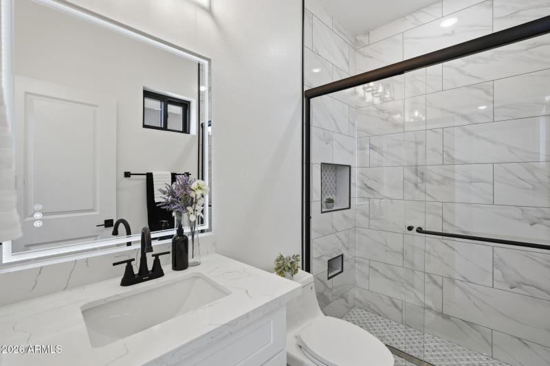 392 W Lincoln Ave