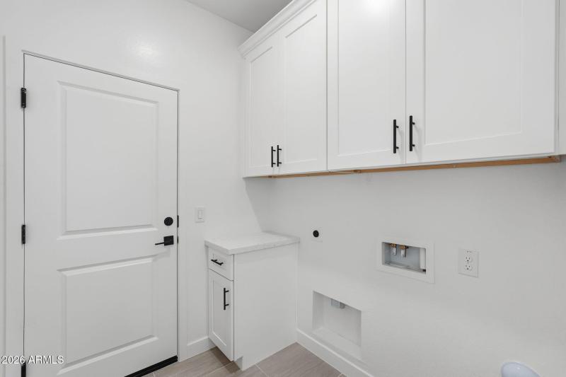 392 W Lincoln Ave