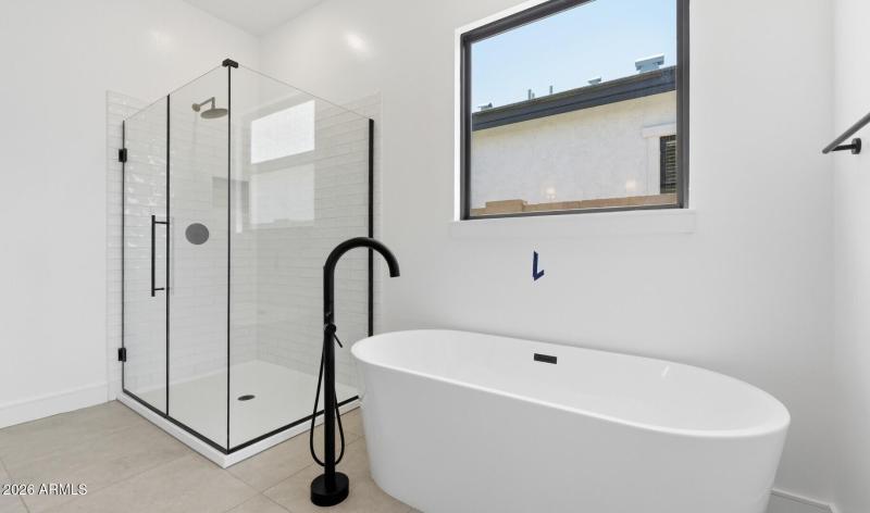 Edgewood Lot #142 Primary Bath (1) (Larg