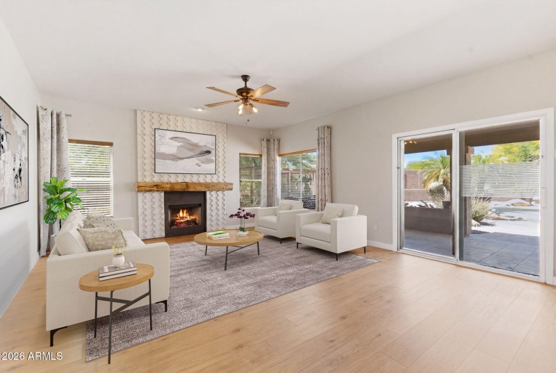 Living room with Fireplace