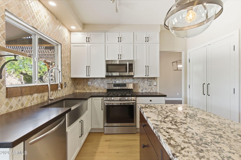 Farmhouse sink and gas range