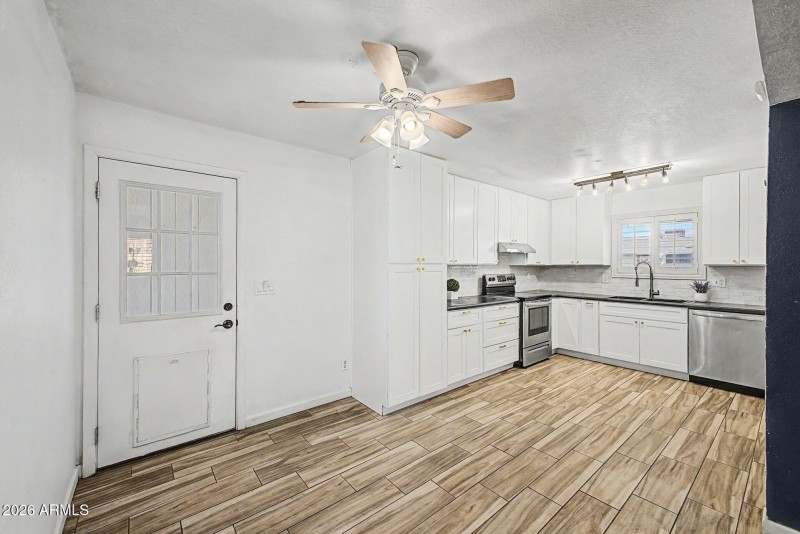 Dining/Kitchen