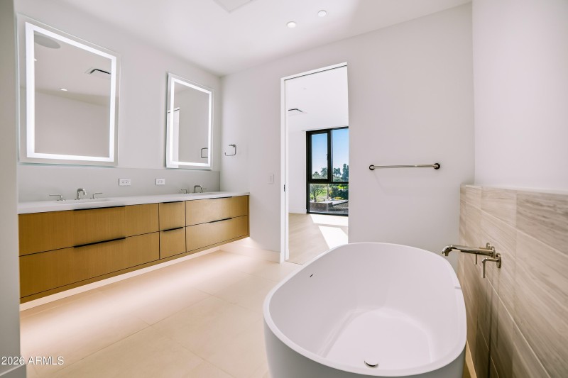 B201 Master Bath