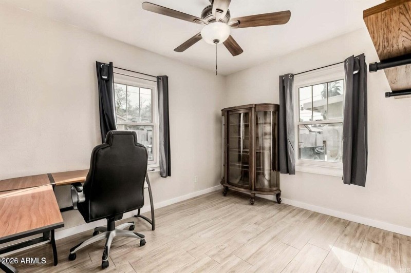 Main House Extra Bedroom/Office