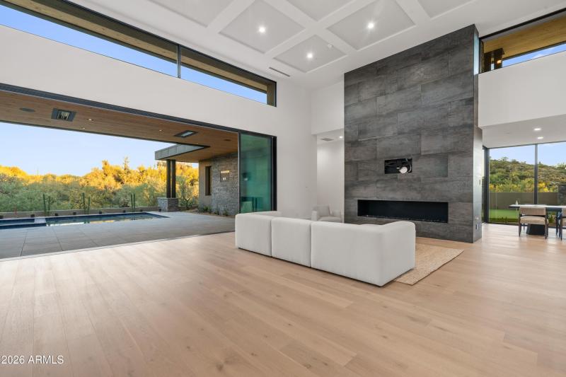 006_Indoor Outdoor Desert Living