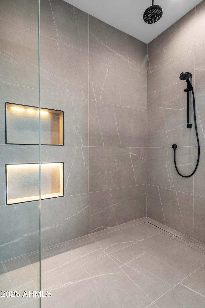 024_Primary Shower Glow