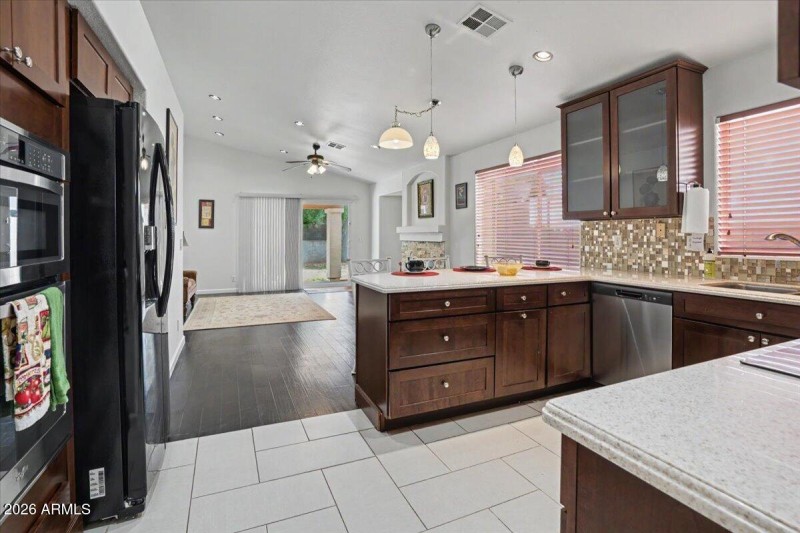 08-Kitchen