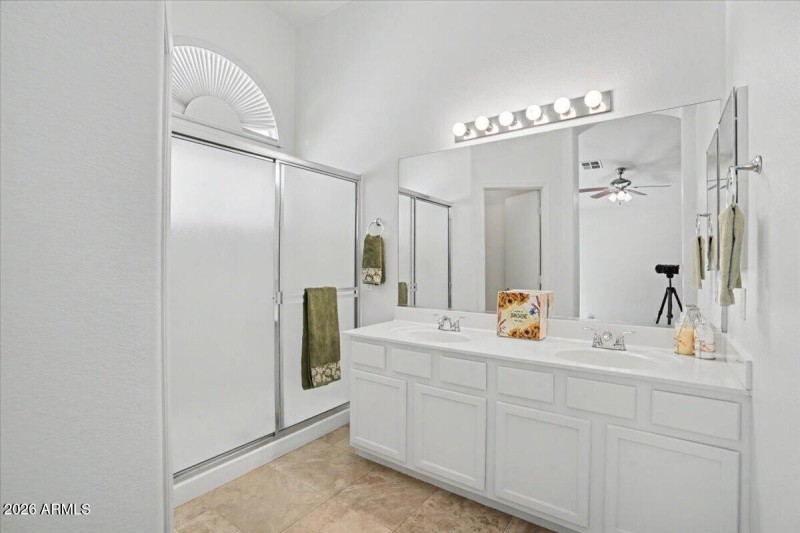 32-Master Bathroom