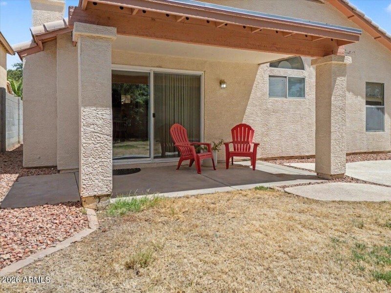 39-Back Patio & Yard