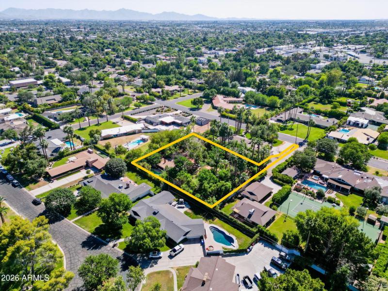 24-web-or-mls-6121 N 3rd Ave-24
