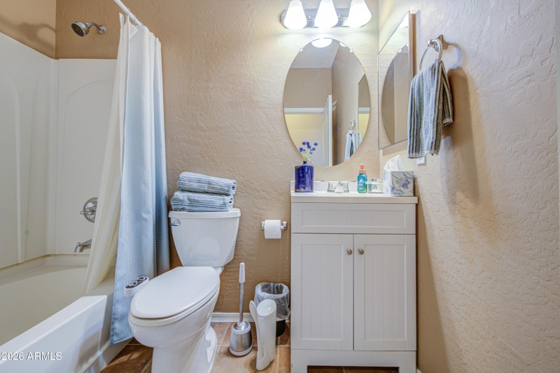Bathroom 2-pic 1