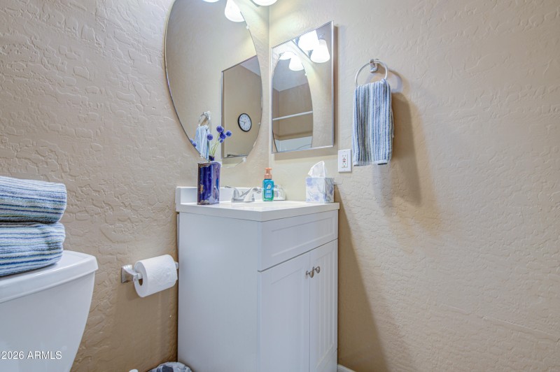 Bathroom 2-pic 3