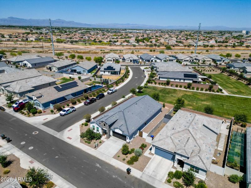 38-web-or-mls-36920 N Aleutian Dr-38