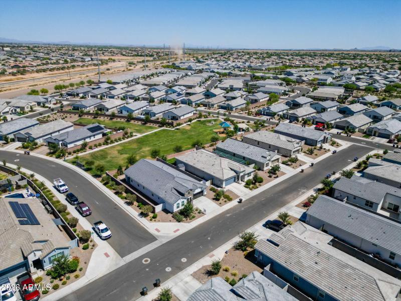 36-web-or-mls-36920 N Aleutian Dr-36